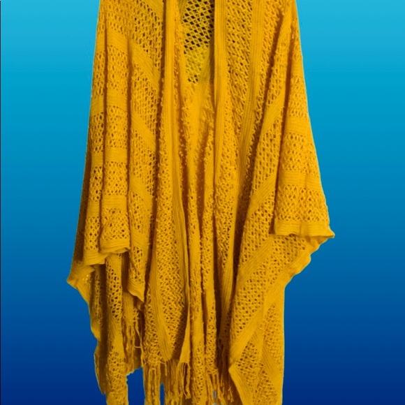 Chic Yellow Woven Kimono - Picture 3 of 3